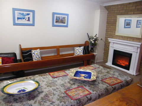 Boomers Guest House Hamilton - Sunshine Coast Tourism 0