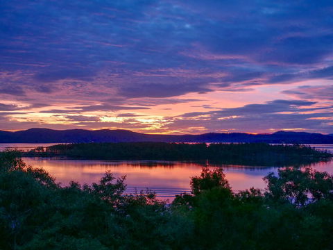 Booti Booti Chateau Lakeside - Sunshine Coast Tourism 3