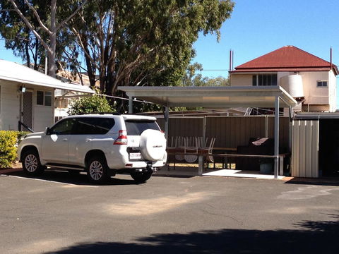 Bottle Tree Gardens Motel - Sunshine Coast Tourism 2
