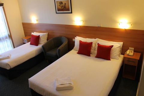 Boulevard Motor Inn - Sunshine Coast Tourism 1