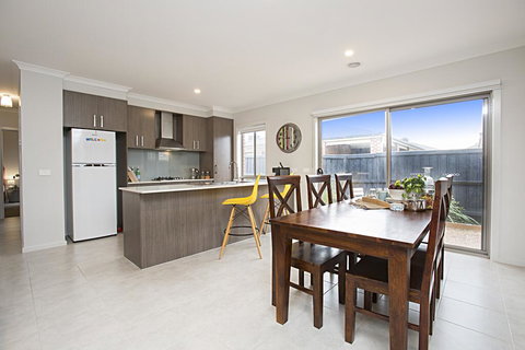 BOUTIQUE STAYS - Carinya - Sunshine Coast Tourism 3