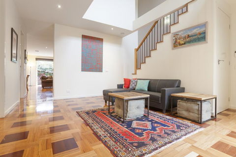 Boutique Stays - Elwood Hideaway - Sunshine Coast Tourism 3