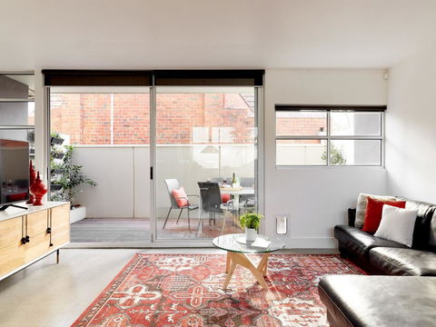 Boutique Stays - The Cassin - Sunshine Coast Tourism 3