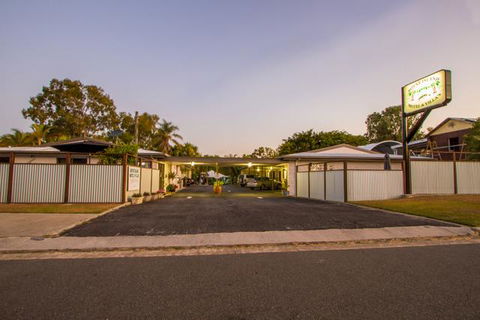 Boyne Island Motel And Villas - Holiday Sunshine Coast 3