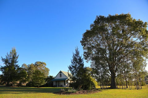Bracken Ridge Villas - Sunshine Coast Tourism 0