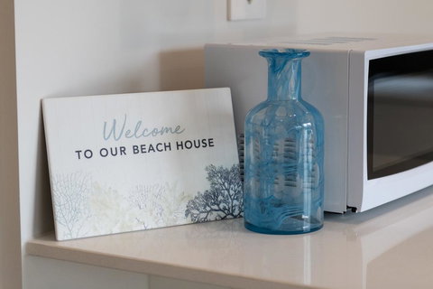 Brand New And Beautiful - Rosebud Holiday Home - Holiday Sunshine Coast 1