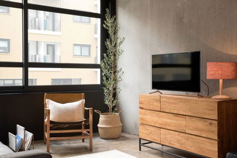 BRAND NEW BOUTIQUE WAREHOUSE 2BR APT KING BEDS KINGSTON In CANBERRA - Sunshine Coast Tourism 0