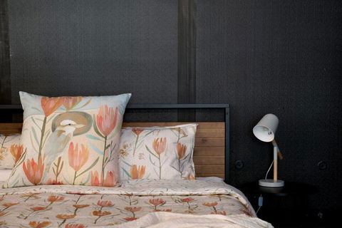 BRAND NEW BOUTIQUE WAREHOUSE 2BR APT KING BEDS KINGSTON In CANBERRA - Sunshine Coast Tourism 1