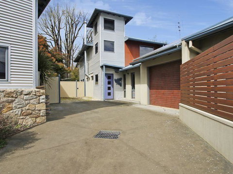Breakaway Bright - Superb Townhouse - Holiday Sunshine Coast 0
