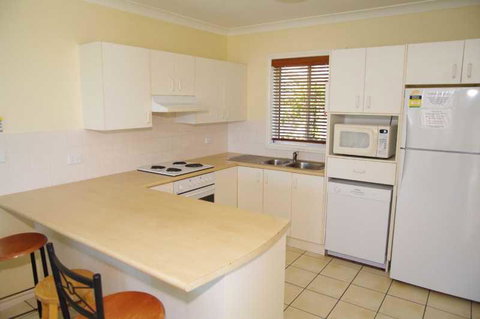 Breakers 1, 13 East Street - Sunshine Coast Tourism 1