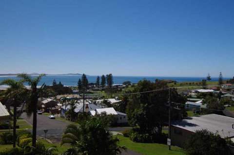 Breakers 1, 13 East Street - Sunshine Coast Tourism 3