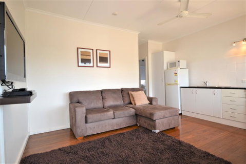 Breakers 2 2 Hill Street - Sunshine Coast Tourism 1