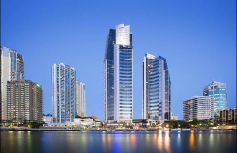 Breathtaking Views 4BD HIGH FLOOR Lux Apartment - Holiday Sunshine Coast 0