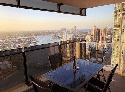 Breathtaking Views 4BD HIGH FLOOR Lux Apartment - Holiday Sunshine Coast 3