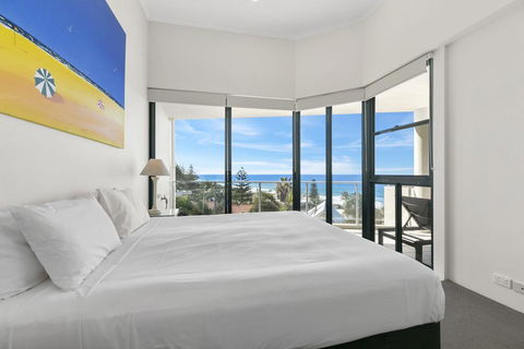 Breathtaking Views Of Sunshine Beach - Unit 7/21 Park Crescent - Holiday Sunshine Coast 2