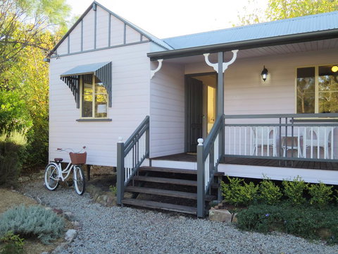 Briar Rose Cottages - Holiday Sunshine Coast 2