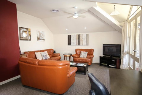 Briars Country Lodge - Sunshine Coast Tourism 3