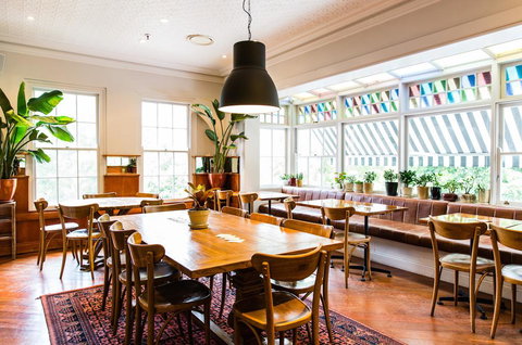 Bridgeview Hotel Willoughby - Holiday Sunshine Coast 1