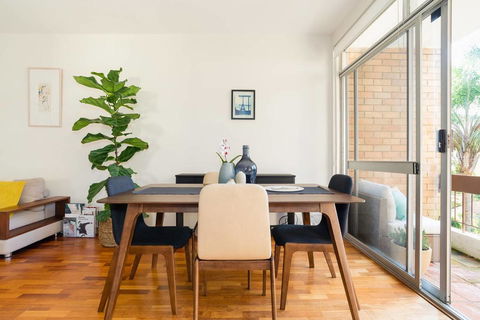 Bright And Spacious Apartment Near Bronte Beach - Sunshine Coast Tourism 3