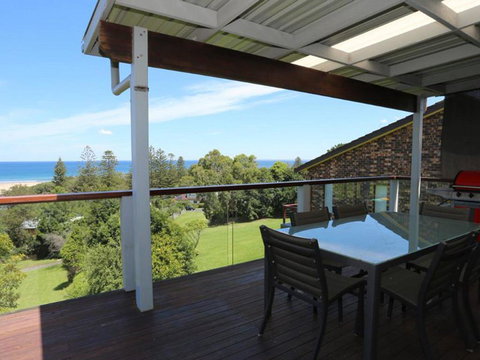 Brilliant Ocean Views - Holiday Sunshine Coast 3