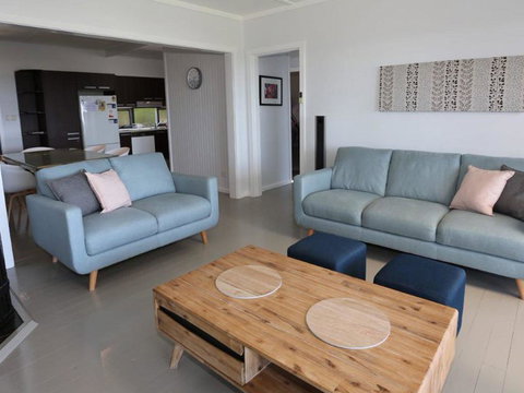 Brilliant Ocean Views - Holiday Sunshine Coast 1