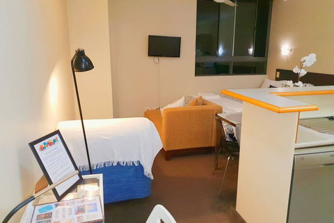 Brisbane City Resort Style Studio Waterfront Apartment - WINTER SPECIAL! - Sunshine Coast Tourism 3