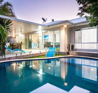 Broadbeach Waters Home With Private Pool - Sunshine Coast Tourism