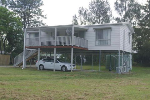 Broke Village Hideaway - Sunshine Coast Tourism 0
