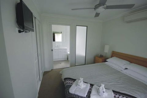 Broke Village Hideaway - Sunshine Coast Tourism 1