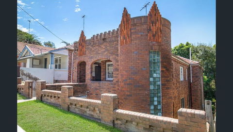 Bronte Beach Apartment - Sunshine Coast Tourism 1