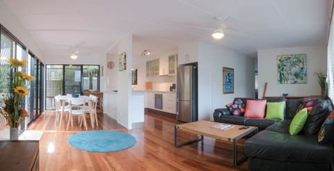 Bryce Street 30, - Ultimate Beach Shack - Holiday Sunshine Coast 2