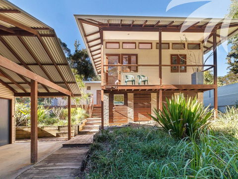 Buccoo - Sunshine Coast Tourism 0
