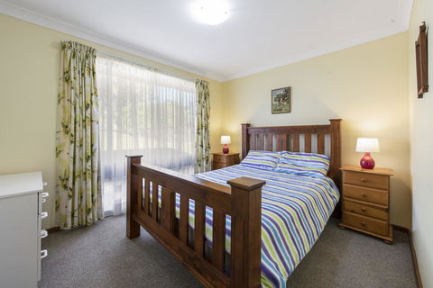 Buckland St 29 Mollymook - Sunshine Coast Tourism 3