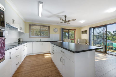 Buckland St 29 Mollymook - Sunshine Coast Tourism 0
