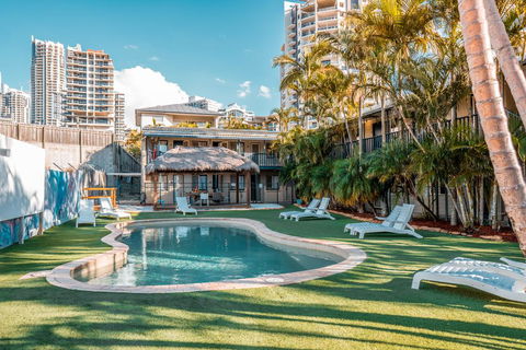 Budds In Surfers Backpackers - Holiday Sunshine Coast 0