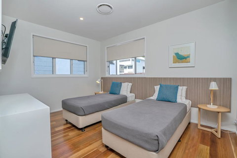 Bujerum Apartments On Burleigh - Sunshine Coast Tourism 3