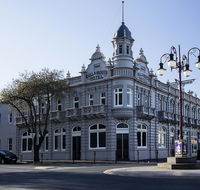 Bull and Mouth Hotel - Holiday Sunshine Coast
