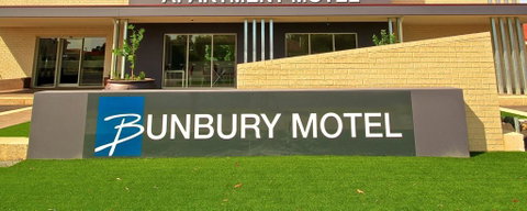 Bunbury Motel - Sunshine Coast Tourism 3