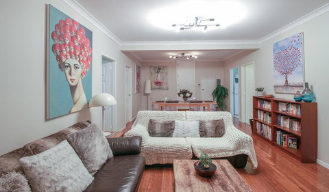 Bundeena Base Holiday Home - Sunshine Coast Tourism 1