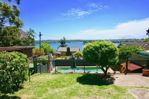 Bundeena Base Holiday Home - Sunshine Coast Tourism 0