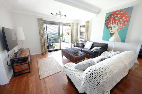 Bundeena Base Holiday Home - Sunshine Coast Tourism 2