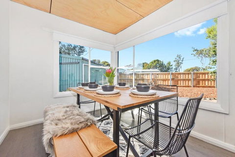 BUNGALOW BEAUTY - Hosted By: L'Abode Accommodation - Sunshine Coast Tourism 1