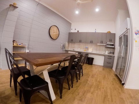 Bunk Inn Hostel - Holiday Sunshine Coast 3