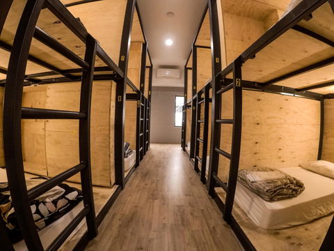 Bunk Inn Hostel - Holiday Sunshine Coast 0