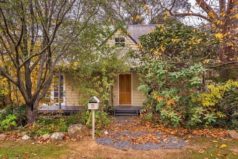 Bunyip Cottage - Holiday Sunshine Coast 0