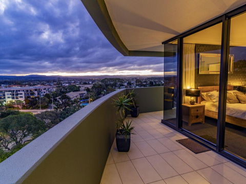 Burleigh Beach 2 Bedroom Apartment - Sunshine Coast Tourism 2