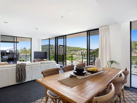 Burleigh Beach 2 Bedroom Apartment - Sunshine Coast Tourism 0