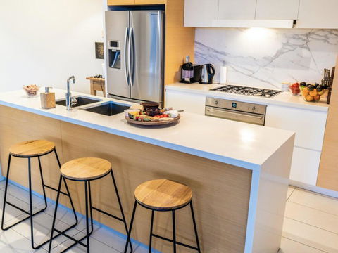 Burleigh Beach 2 Bedroom Apartment - Sunshine Coast Tourism 3