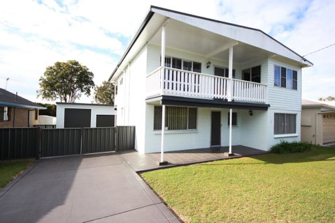 By The Beach At South West Rocks - Sunshine Coast Tourism 0