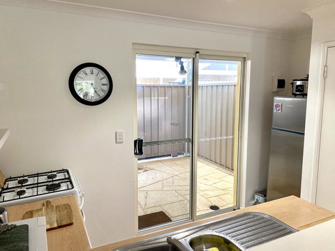 By The Jetty - Holiday Sunshine Coast 3